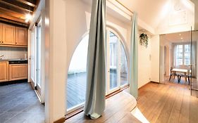 Deluxe Capital Street Stay For 12